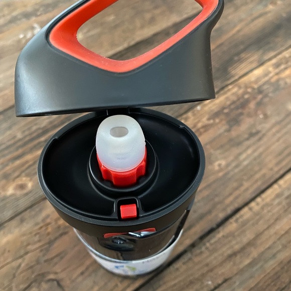 Kor Nava Filtered Bottle Water - Picture 3 of 6